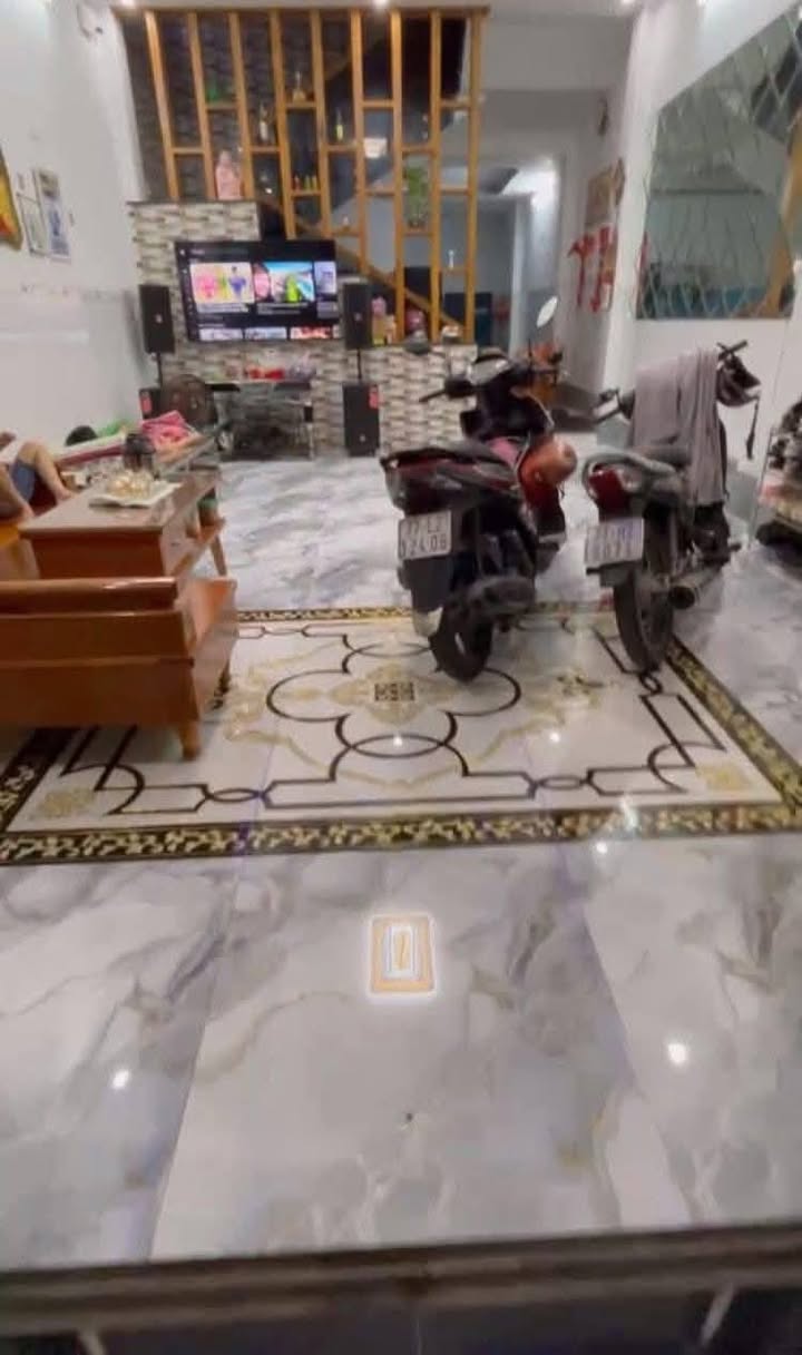 Nhà 3 tầng mặt tiền Phạm Văn Lân, Quy Nhơn 75m² giá 5.2 tỷ - Vị trí đắc địa gần chợ Đầm!