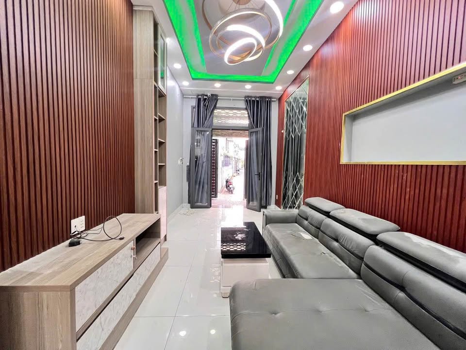 Nhà phố An Phú Đông, Q12, 39m² giá 2.45 tỷ - Sổ hồng chính chủ, xây dựng đầy đủ!