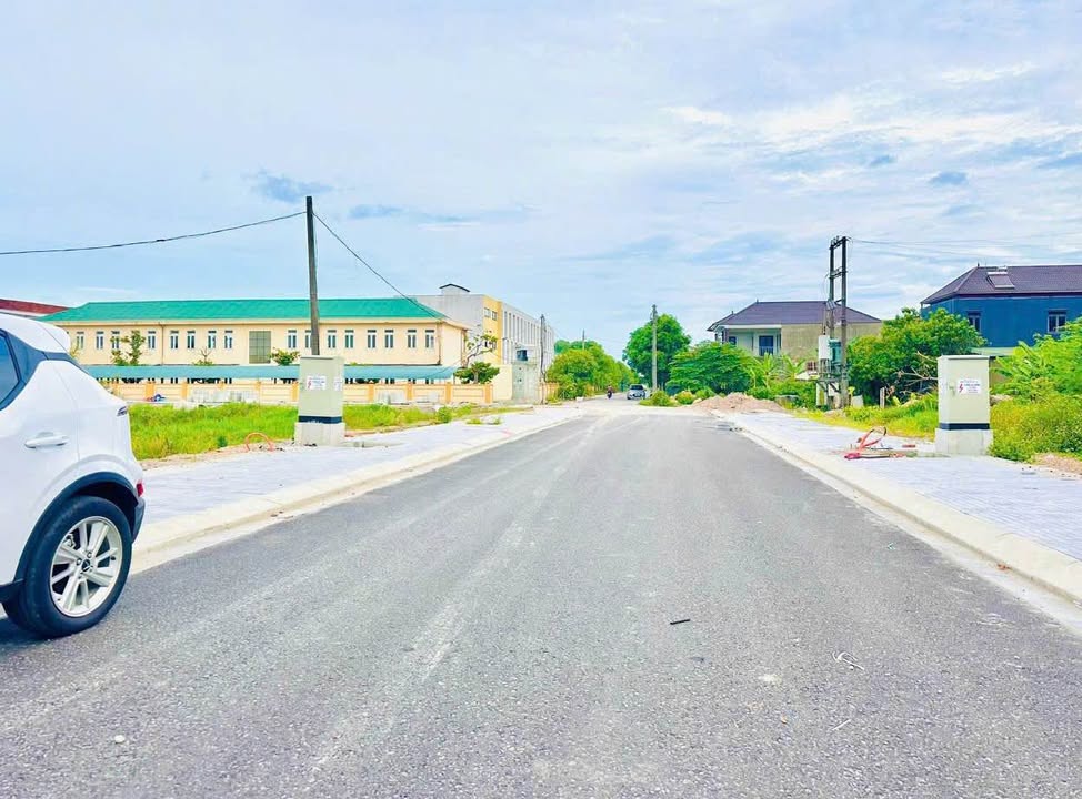 Bán lô đất 144m² tại phường Trần Phú, Hà Tĩnh - Sổ hồng chính chủ, tiện lợi đi lại!