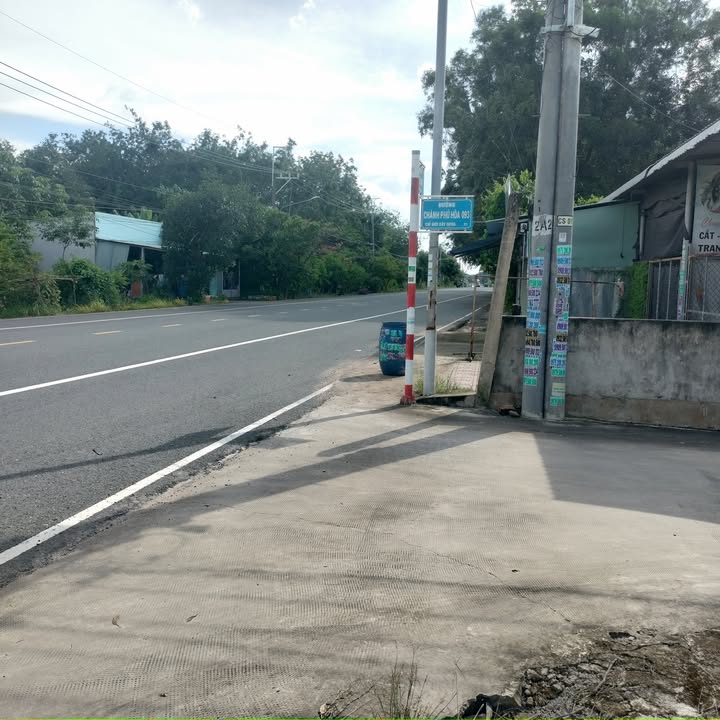 Đất nền Chánh Phú Hòa, Bến Cát 198m² giá 1.2 tỷ - Sổ đỏ chính chủ, tiềm năng phát triển!