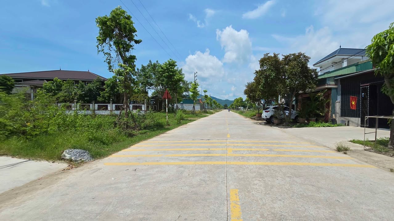 Đất mặt đường Nguyễn Xí Kéo Dài Lộc Nội 200m² giá 2.6 tỷ - Kinh doanh sầm uất!