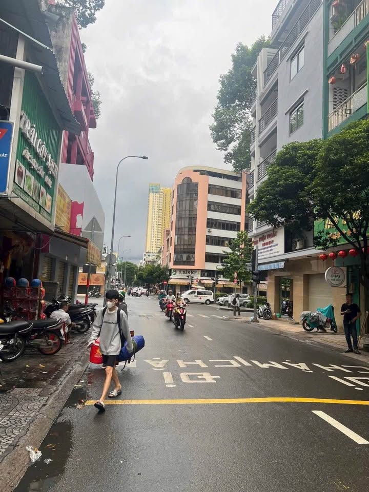 Nhà mặt tiền 789 Nguyễn Trãi, Quận 5, 30m² giá 6.5 tỷ - Cơ hội đầu tư tuyệt vời!