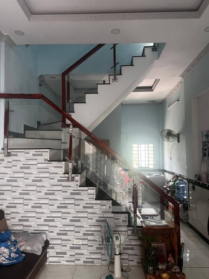 Nhà 1 trệt 1 lầu Tân Phước Khánh 2PN giá 4 triệu - An ninh, thoáng mát!