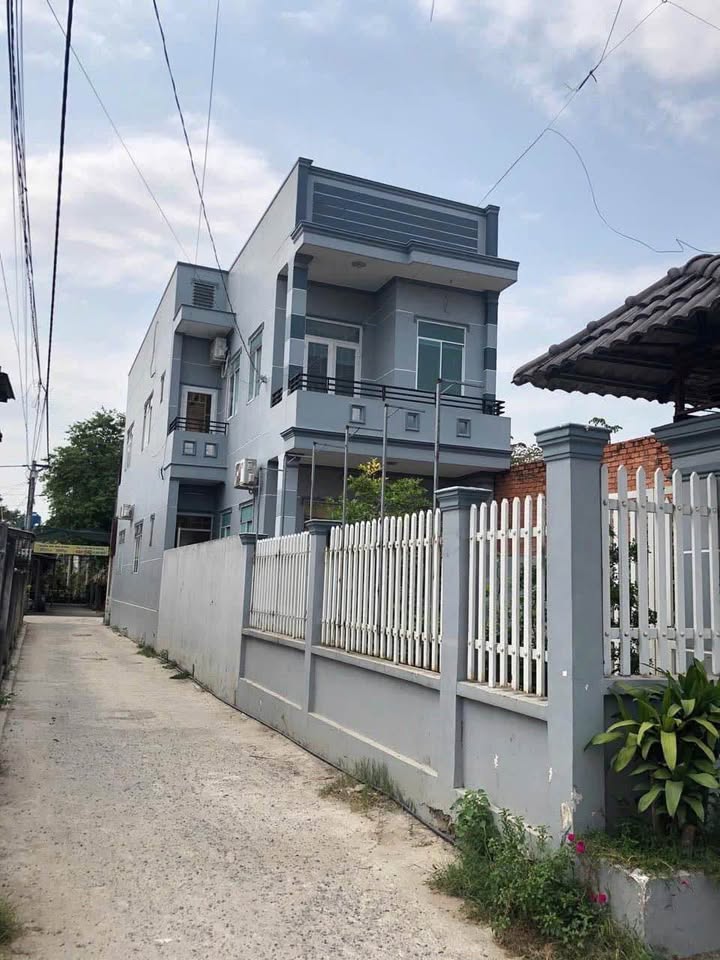 Nhà cho thuê mặt tiền DX, Thủ Dầu Một 192m² giá chỉ 8 triệu - Vị trí đắc địa, nội thất cơ bản