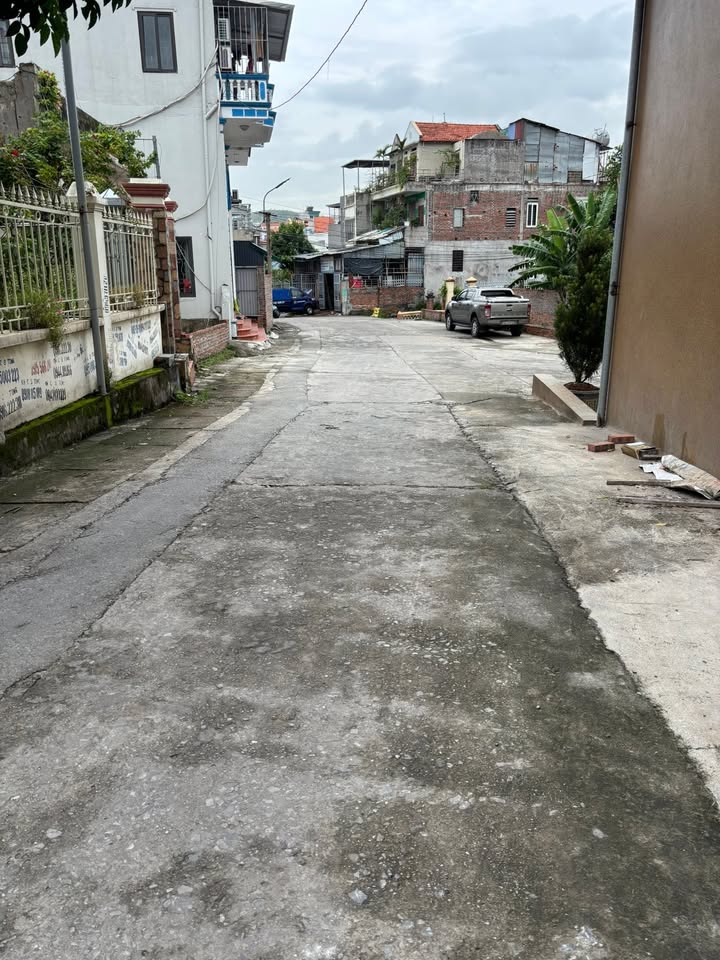 Đất mặt đường Khu 7 Cái Dăm, Hạ Long 62m² chỉ 2 tỷ - Cơ hội kinh doanh tuyệt vời!