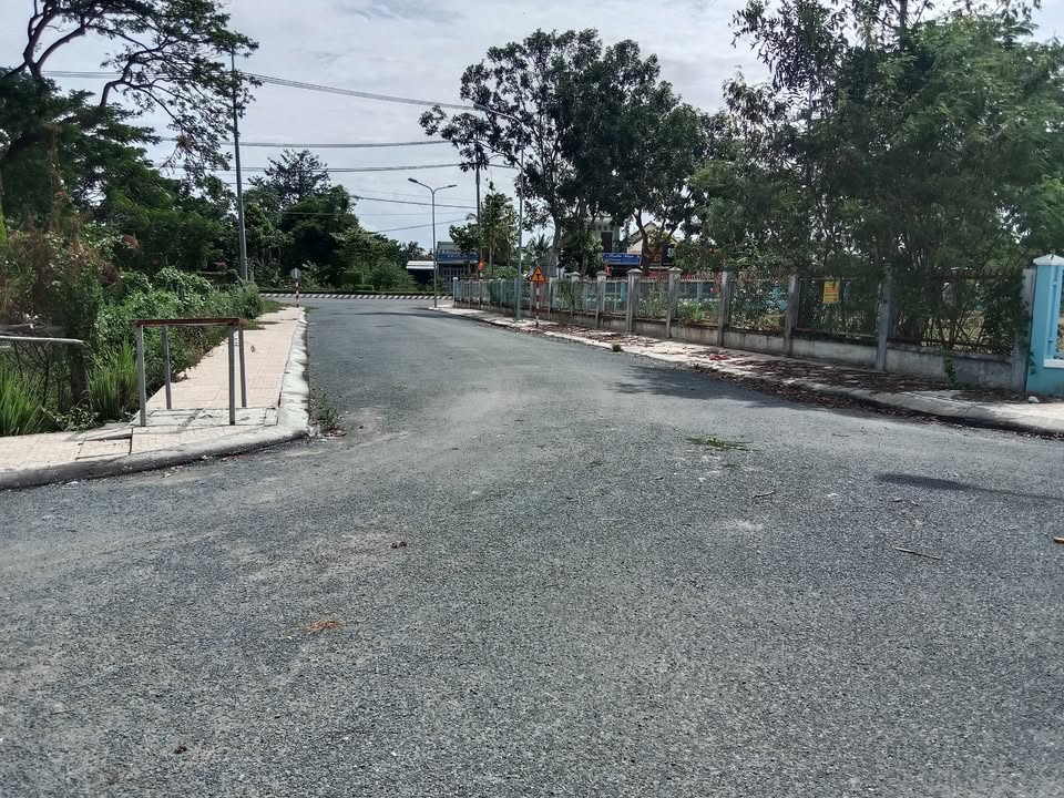 Đất thổ cư ấp 3 xã Tân Hồng 210m² giá 1 tỷ - Đầu tư sinh lời ngay!