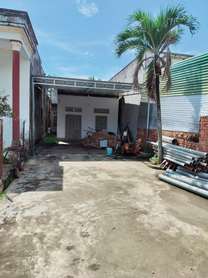 Nhà riêng Krông Ana 300m² giá 1.8 tỷ - Vị trí đắc địa gần chợ