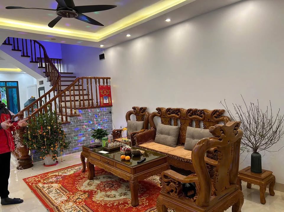 Nhà 3 tầng tại Hội Hợp, Vĩnh Yên 100m² giá 4 tỷ - Đầy đủ công năng, sổ đỏ chính chủ!