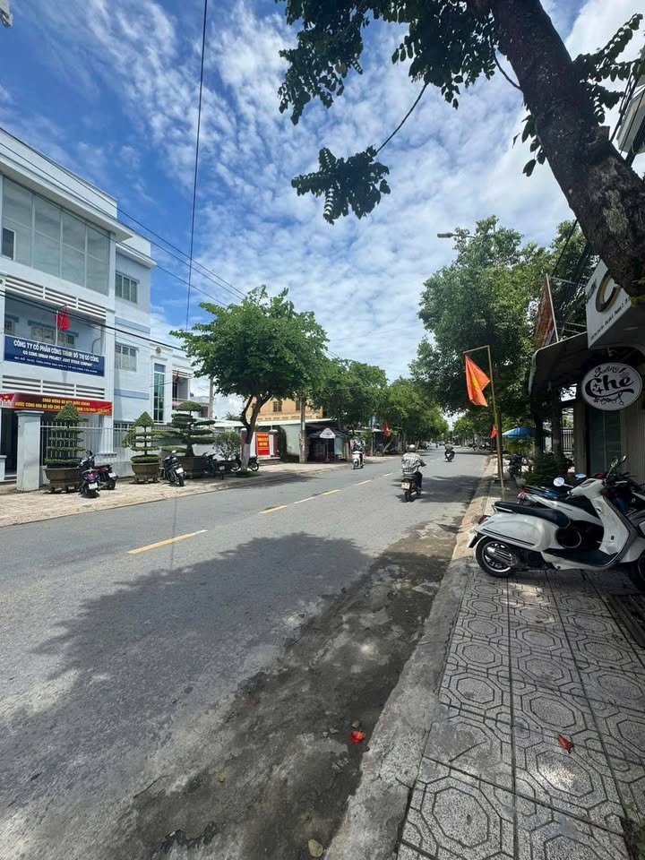 Nhà cấp 4 đường Trần Hưng Đạo, Gò Công 103m² giá 1.7 tỷ - Chính chủ bán gấp!