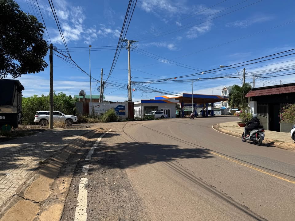 Bán gấp mặt tiền Lê Hồng Phong, Đức Trọng - 150m², giá 5.1 tỷ - Kinh doanh sinh lời ngay!