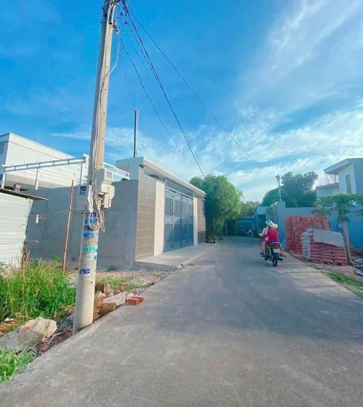 Đất nền đường nhựa 10B Hòa Long 203m² giá 1.95 tỷ - Khu dân cư đông đúc!