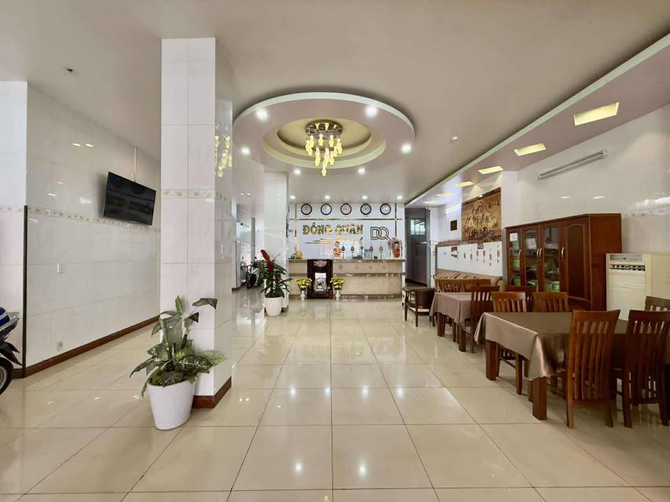 Khách sạn 286m² trung tâm Phường 1, TP Vĩnh Long - Dòng tiền 110 triệu/tháng chỉ 30 tỷ!