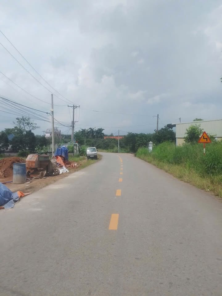 Đất mặt tiền nhựa An Viễn 390m² giá 2.4 tỷ - Đầu tư tiềm năng ngay hôm nay!