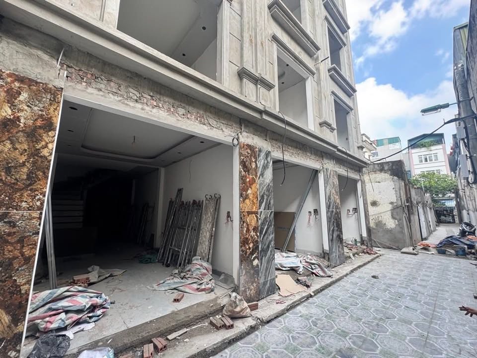 Nhà 5 tầng Vĩnh Hưng 38m² giá 8 tỷ - Ô tô vào tận cửa!