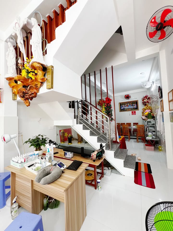 Nhà mới 4 tầng Tân Hòa 260m² giá 3.5 tỷ - Sẵn sàng vào ở!