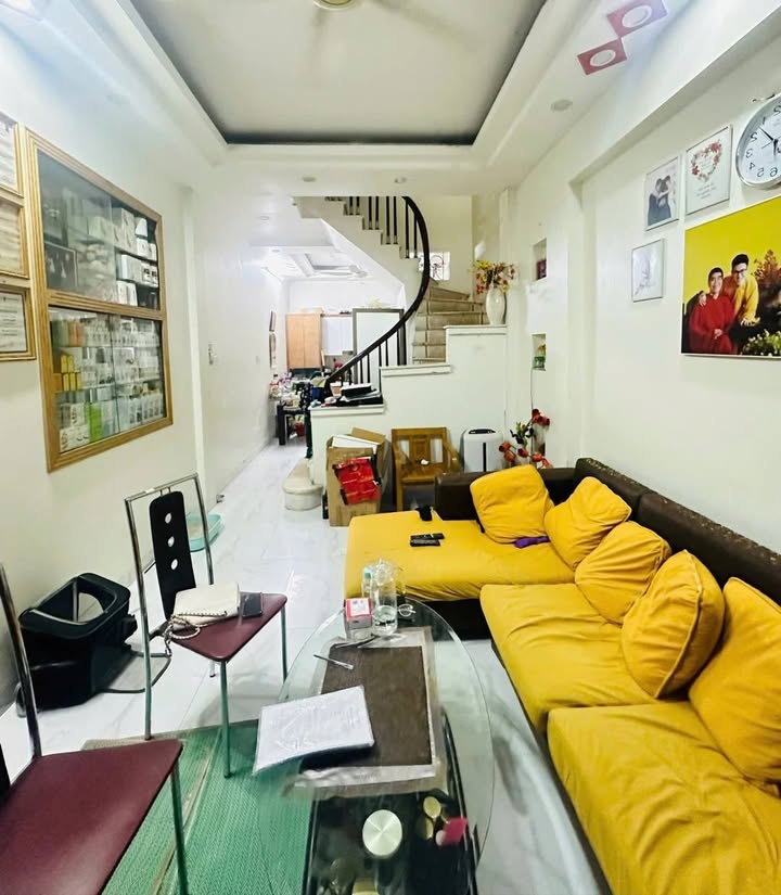 Nhà phố Hoàng Quốc Việt 40m² giá 6.5 tỷ - Cực hiếm, sẵn sàng giao dịch!