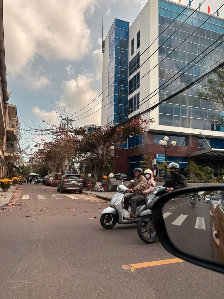 Nhà 3 Mê Đường Đoàn Thị Điểm 270m² giá 19 tỷ - Tiềm năng kinh doanh lớn!