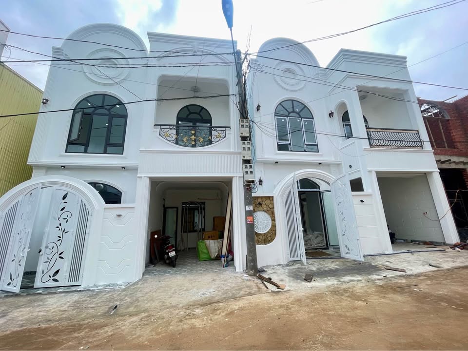 Nhà hẻm 88 Lương Định Của, Pleiku 92.88m² giá 2.6 tỷ - Khu vực sầm uất, tiện ích đầy đủ!