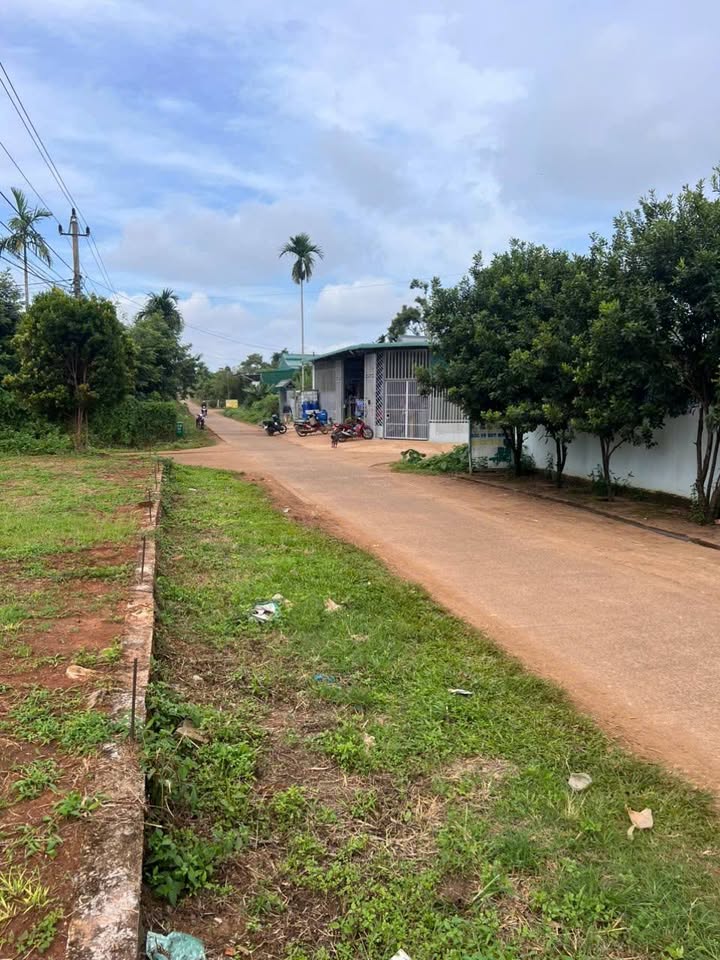 Bán lô đất mặt đường Đặc Công Ta Ra, Hòa Đông 100m² giá 570 triệu - Cơ hội đầu tư hấp dẫn!