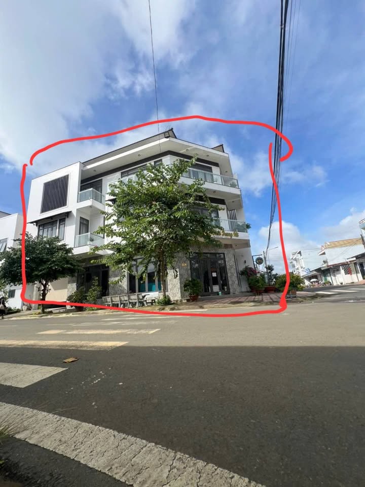 Nhà đẹp góc 2 mặt tiền Lương Thế Vinh, Bảo Lộc, 133m² giá 9.5 tỷ - Thương lượng ngay!