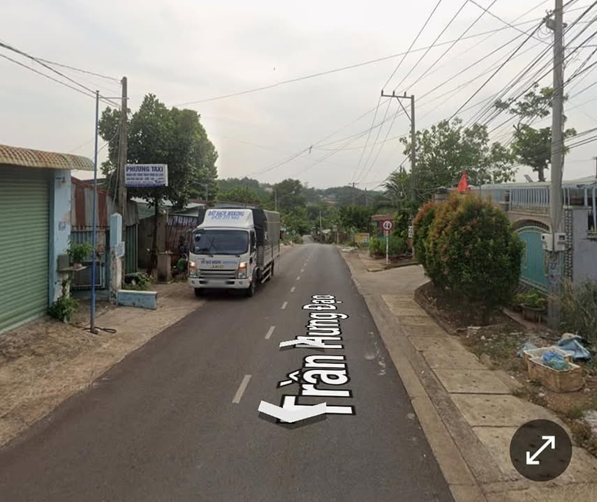 Nhà cấp 4 đường Trần Hưng Đạo, Tân Phú 196m² giá 1.4 tỷ - Cơ hội đầu tư hấp dẫn!