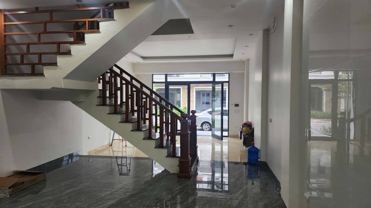 Shophouse 4 tầng tại KĐT VSIP Từ Sơn - Chỉ 15 triệu/tháng!