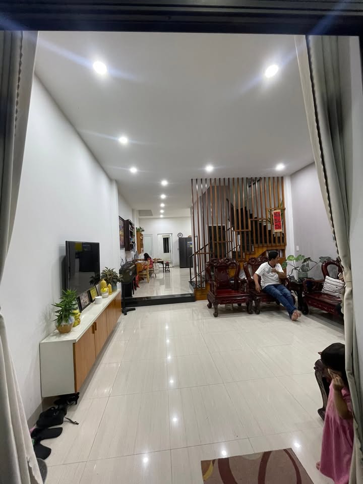 Nhà mặt tiền đường Trung Lương 2, Hòa Xuân, Đà Nẵng 100m² giá 5.7 tỷ - Chính chủ bán gấp!