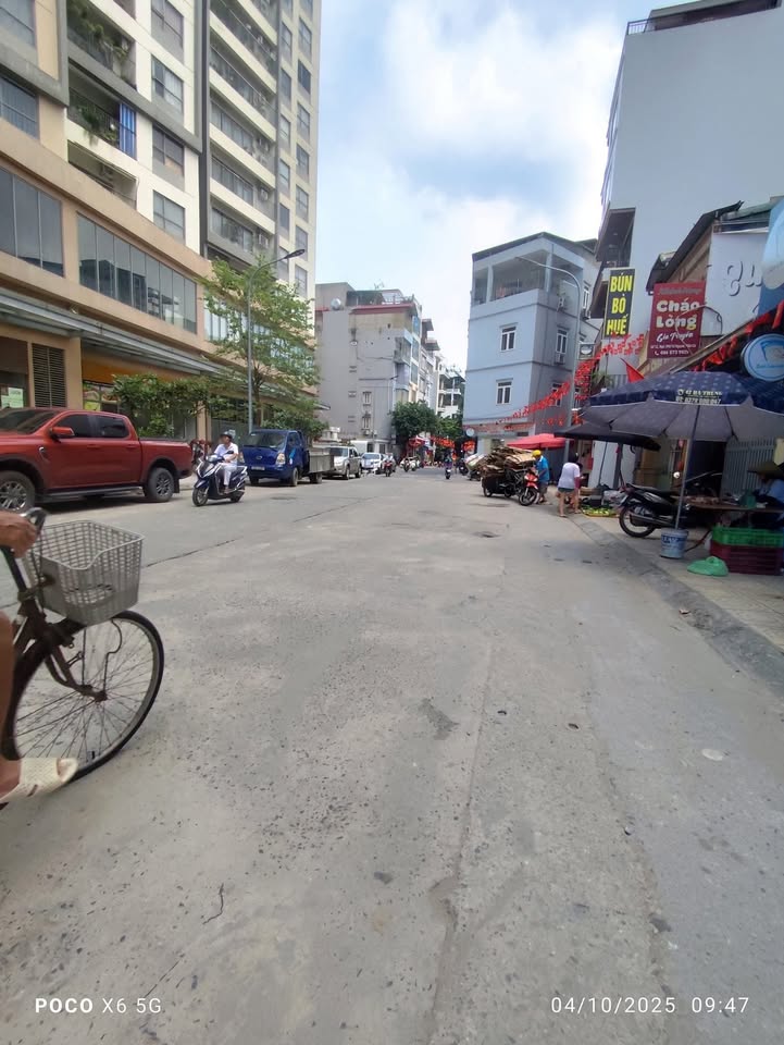 Cho thuê mặt bằng kinh doanh tầng 1,2,3 đường Nguyễn Văn Cừ 110m² giá 46 triệu - Đối diện tòa Beriver!