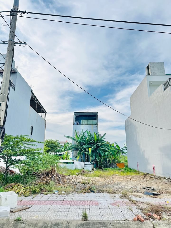 Đất nền dự án Nam Hòa Xuân 110m² giá 4.9 tỷ - Hướng Đông nam, gần sông