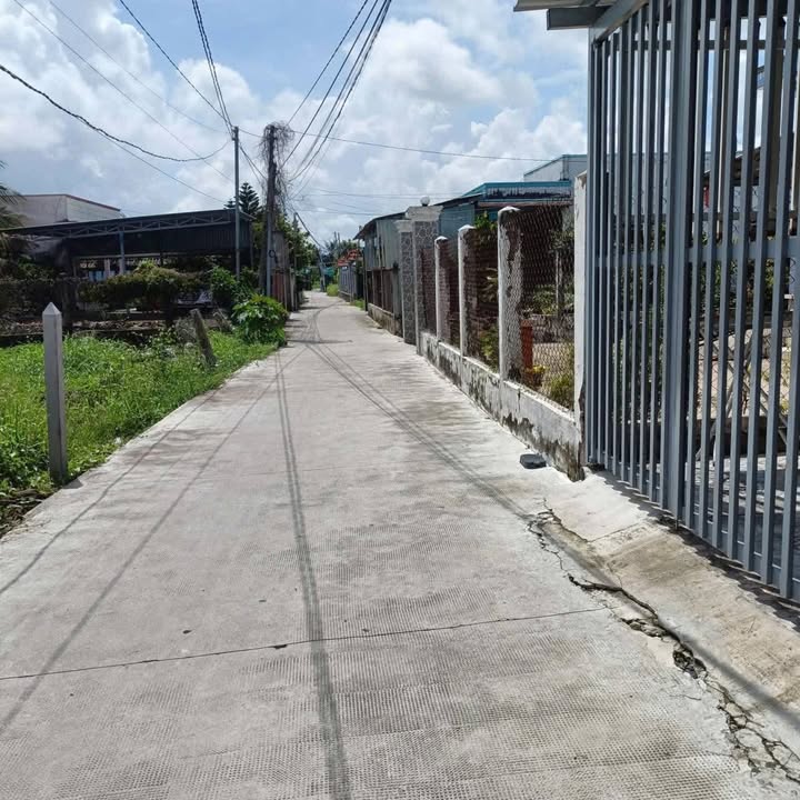 Đất thổ cư Thạnh Đức, Bến Lức, Long An 1200m² giá 2.2 tỷ - Cơ hội đầu tư tuyệt vời!