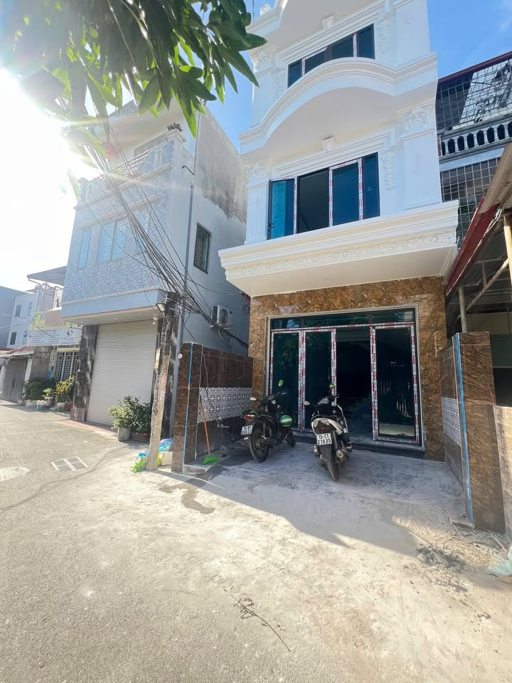 Nhà phố Bùi Thị Tự Nhiên, Hải Phòng 44m² giá 3.15 tỷ - Thiết kế hiện đại, ô tô đỗ tận cửa!