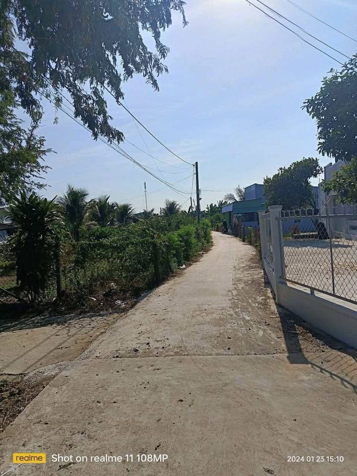 Nhà đẹp 2 mặt tiền tại Ấp 7, Tân Phước, Gò Công Đông, 521m² giá chỉ 1.35 tỷ - Sổ hồng sẵn!