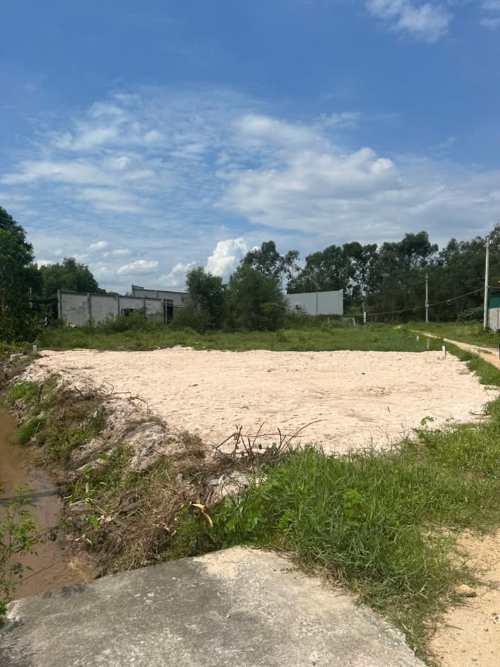 Đất góc 3 mặt tiền hẻm Phạm Thế Hiển, Tân Bình, 135m² giá 580 triệu - Cơ hội đầu tư sinh lời!