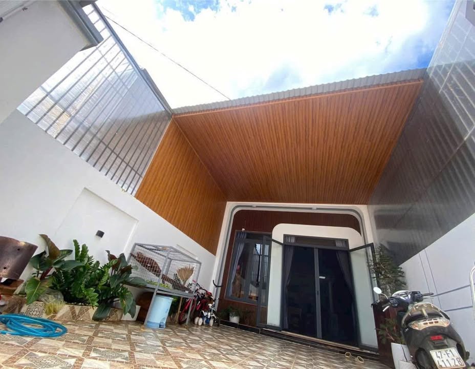 Căn nhà Thôn 6 Đường B2, Phường Buôn Ma Thuột 200m² chỉ 2.95 tỷ - Hướng Nam, Sẵn sàng ở ngay!