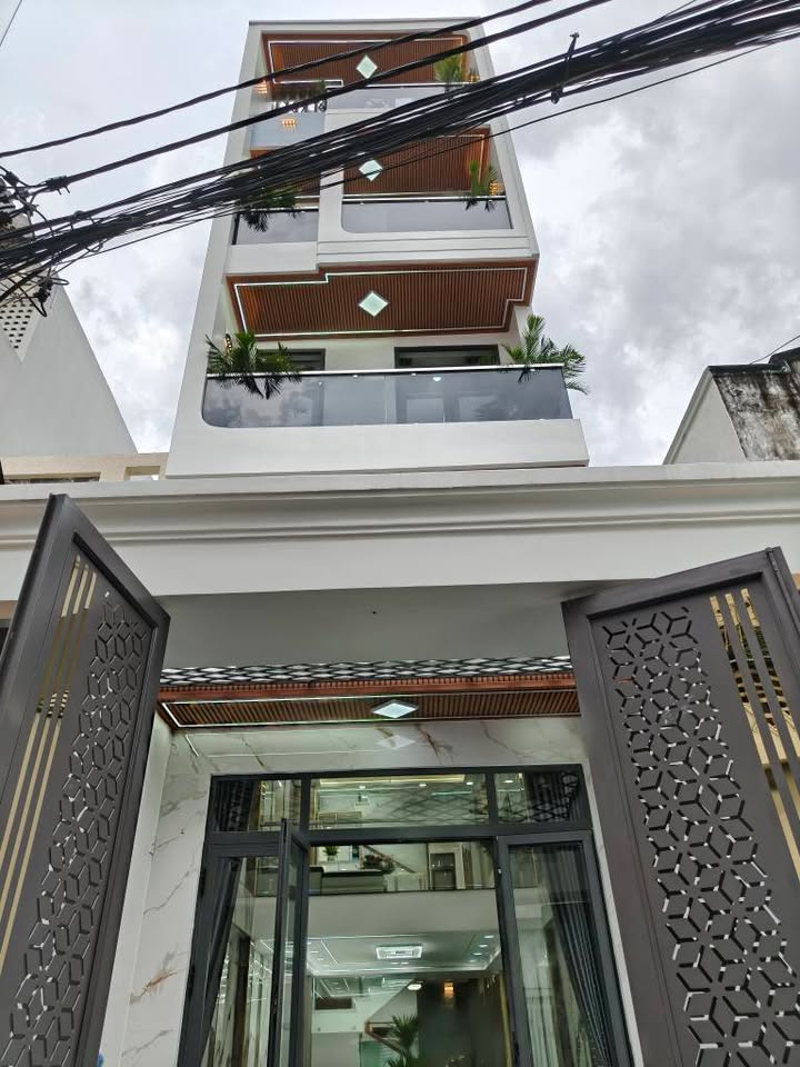 Nhà phố mặt tiền Trung Mỹ Tây 19, Quận 12, 100m² giá 7.89 tỷ - Vị trí đắc địa, kinh doanh sầm uất!