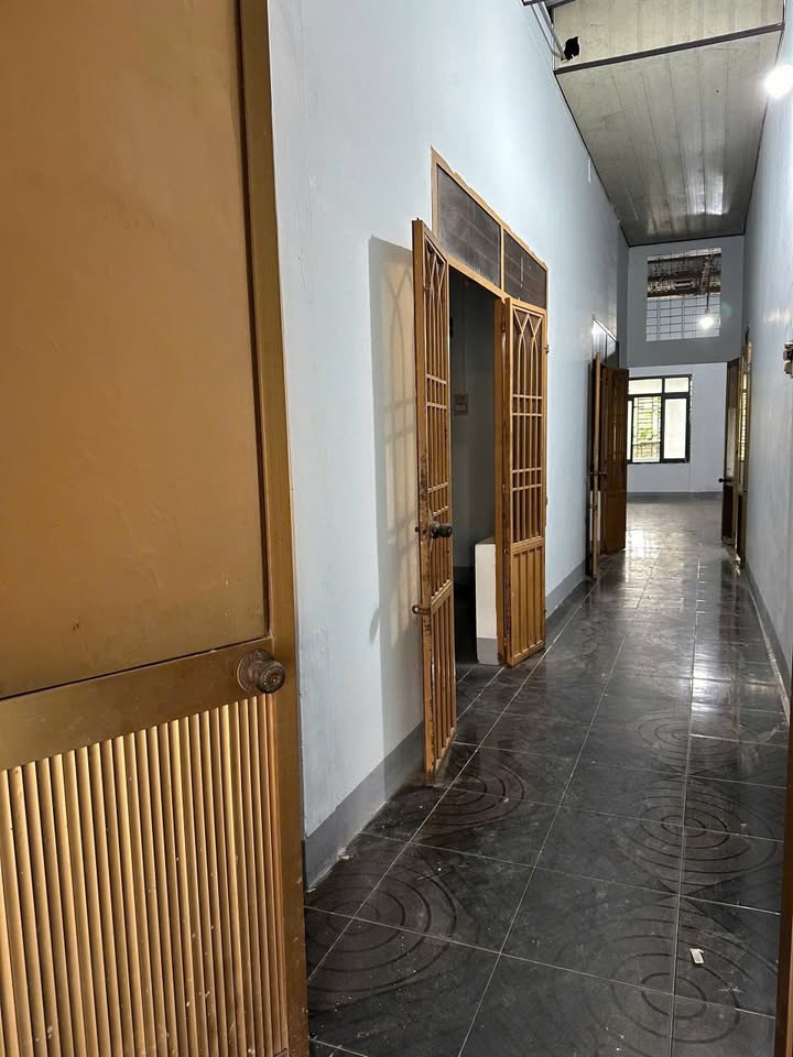 Nhà mặt tiền đường Cao Bá Quát, An Nhơn 283m² giá chỉ 2 tỷ - Kinh doanh thuận lợi!