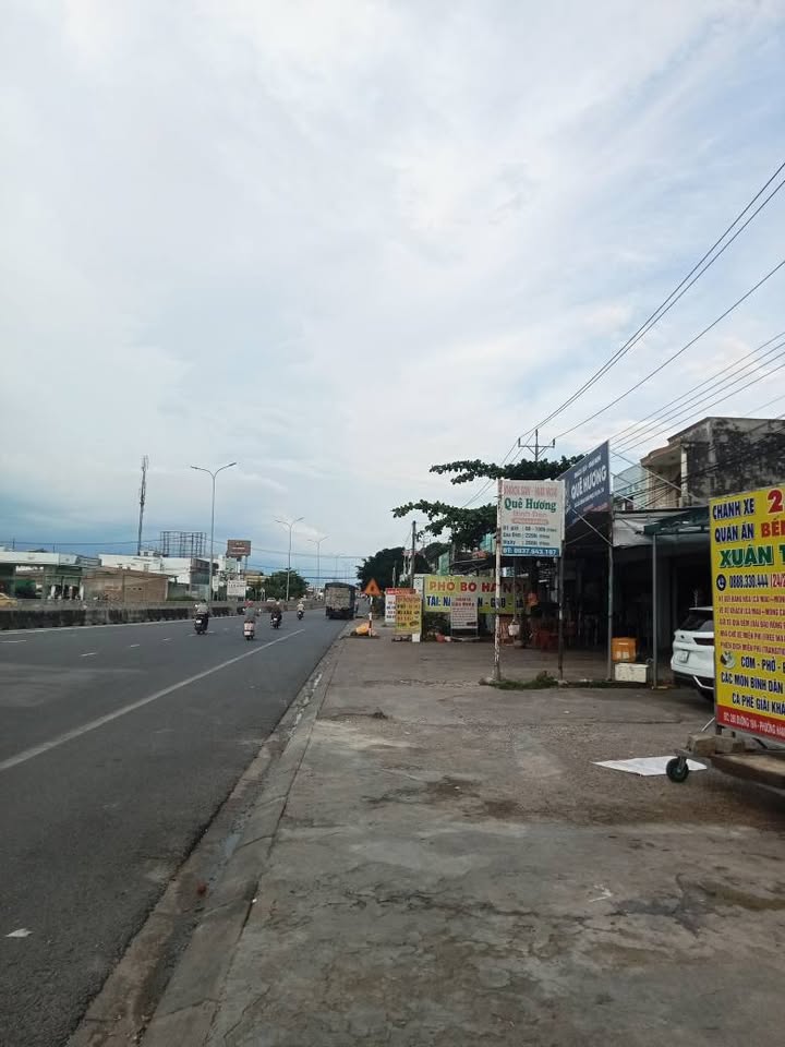 Bán nhà mặt tiền 19/4, phường Xuân An, Phan Thiết 97m² giá 4.3 tỷ - Kinh doanh sầm uất!