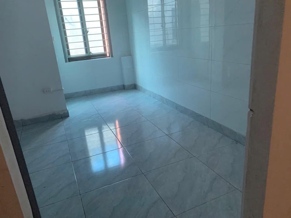Front House cho thuê gần số 422 Ngô Gia Tự, Quận Long Biên, 60m² - Kinh doanh lý tưởng!