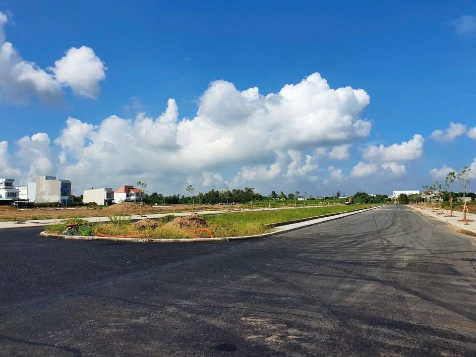 Cặp nền đất Golden City, Mỹ Hòa 90m² - Mặt tiền công viên, sổ đỏ chính chủ!