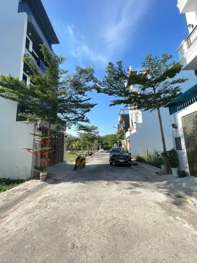 Đất nền Saigon South Village 90m² giá 6.93 tỷ - Đầu tư sinh lời cao!