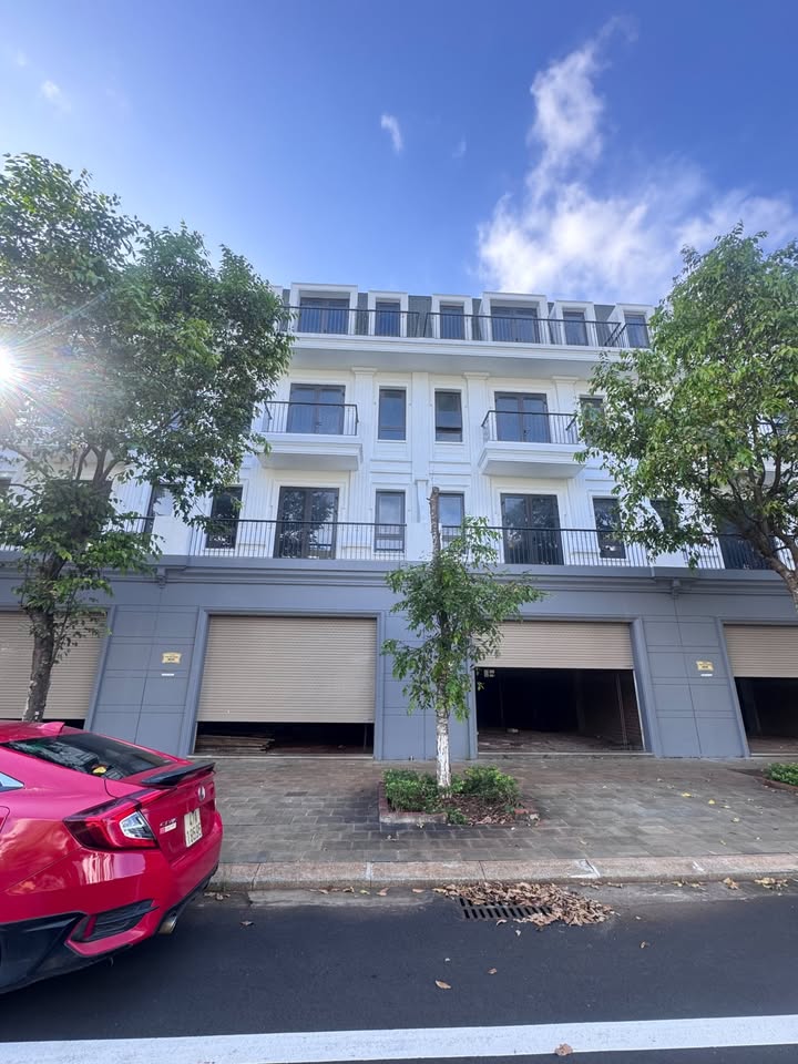 Shophouse mặt tiền Tôn Đức Thắng, Buôn Ma Thuột 120m² giá 9 tỷ - Đầu tư sinh lời ngay!