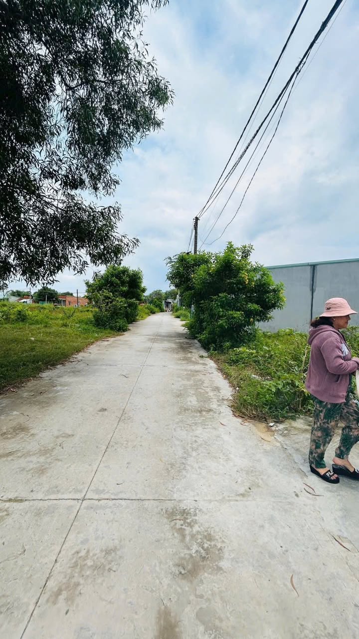 Nhà riêng Đức Hòa 135m² giá 2.3 tỷ - Hoàn công, tiện ích đầy đủ!