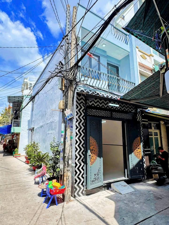 Nhà góc 2 mặt đường Mã Lò, quận Bình Tân, 38.5m² giá 3.75 tỷ - Thiết kế hiện đại, sẵn sàng vào ở!