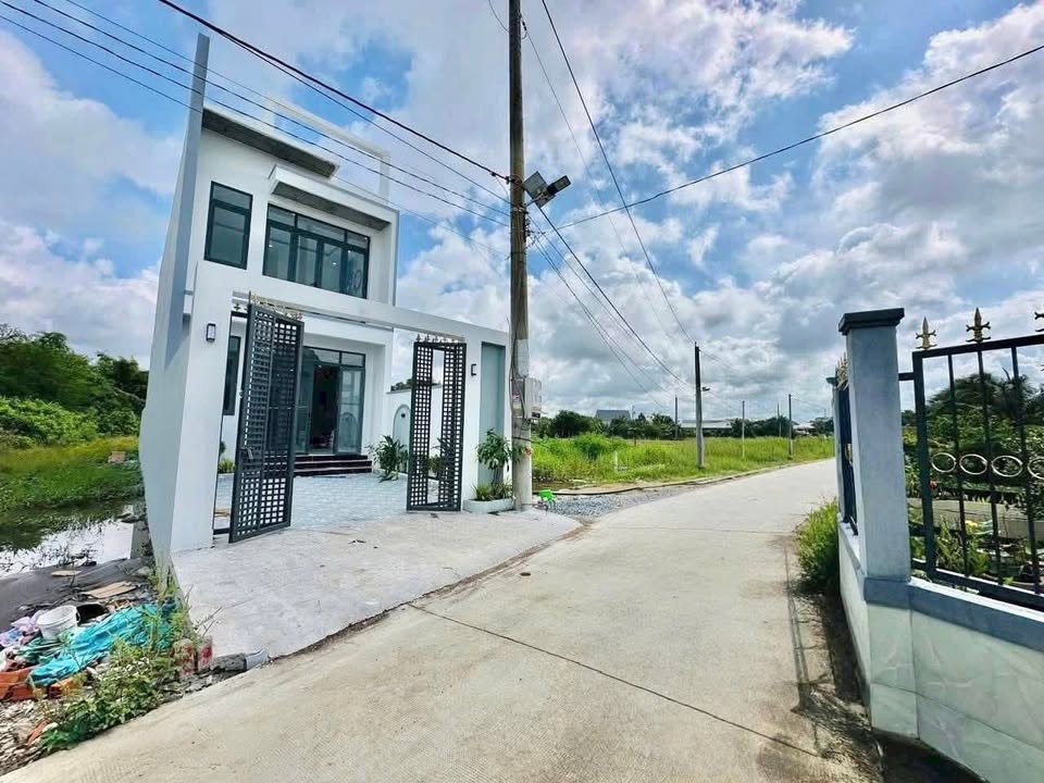 Nhà 1 Lầu Sân Vườn Tại Mỹ Lộc, Cần Giuộc 156m² Giá 2.75 Tỷ - Đường Ô Tô Tiện Lợi!