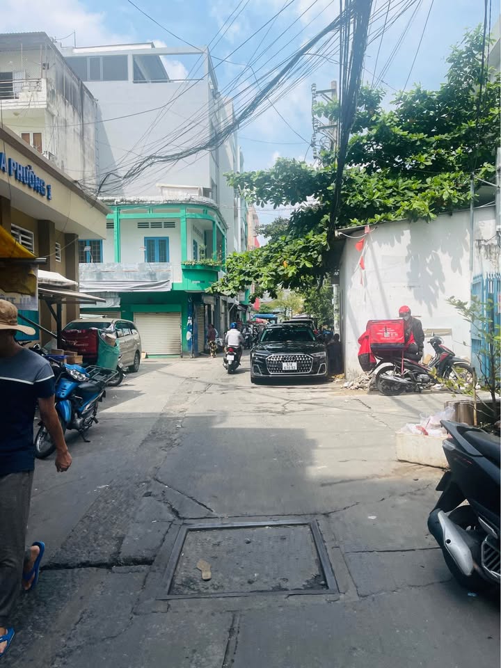 Nhà 2 tầng Lê Văn Duyệt, Bình Thạnh 30m² giá 5.5 tỷ - Vị trí đắc địa, tiện ích đầy đủ!