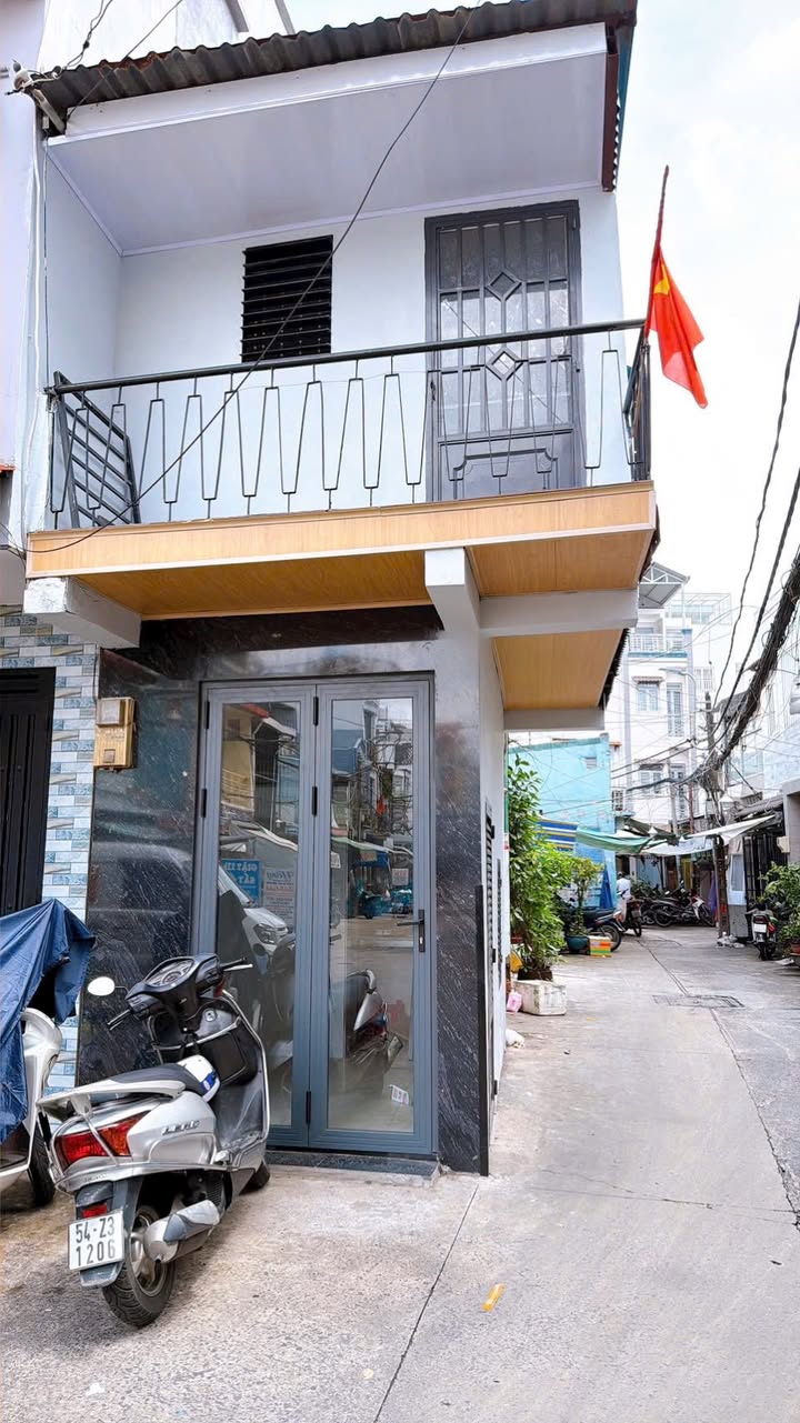 Nhà hẻm xe hơi Vĩnh Khánh, Quận 4, 8m² giá 1.699 tỷ - Vị trí đẹp gần phố ẩm thực!