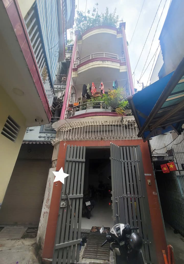 Nhà mặt tiền Phú Hòa, Tân Bình 42.2m² giá chỉ 15 tỷ - Khu vực kinh doanh sầm uất!