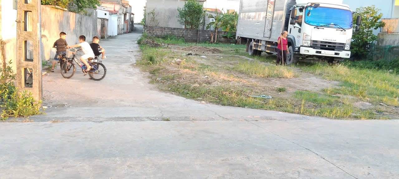 Đất lô góc Quang Lang, Thái Thụy 90m² chỉ 1.2 tỷ - Sổ đỏ trao tay!