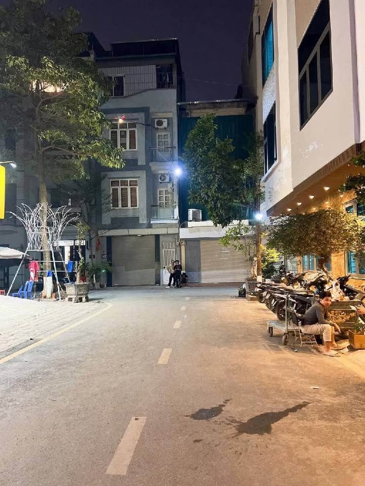 Nhà phố Khu biệt thự Thanh Bình, Hà Đông 175m² giá 36.9 tỷ - Đầu tư sinh lời, vị trí đắc địa!