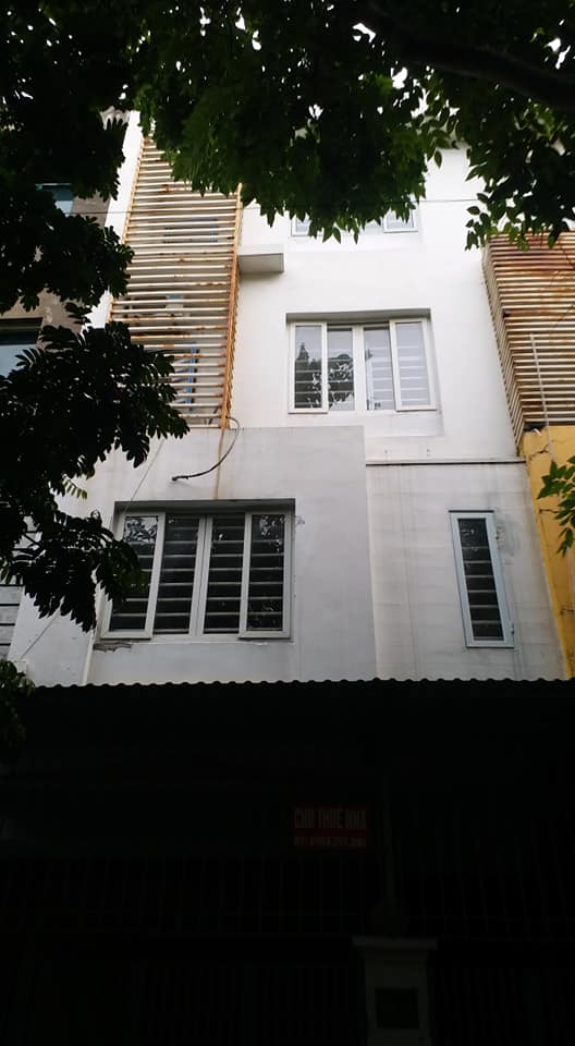 Nhà cho thuê 136 Hồ Tùng Mậu, Cầu Diễn 50m² giá 19 triệu - Phù hợp làm văn phòng!